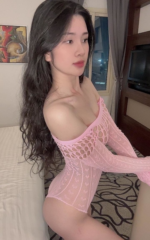 Experience Passion and Elegance with Ivy Scarlett