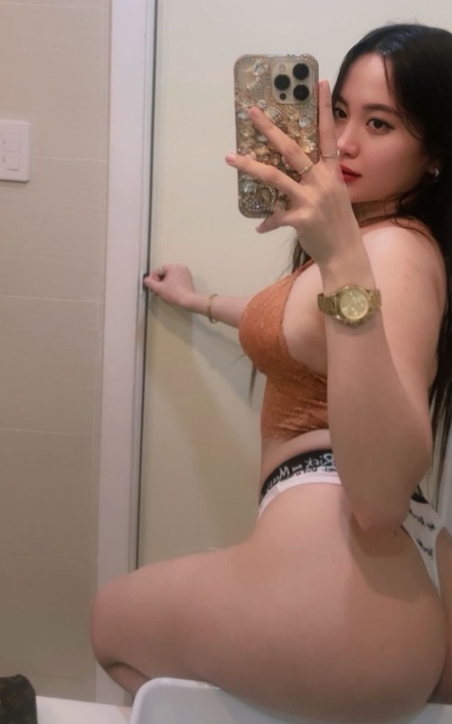 Discover Passion and Elegance with Marina Tease Tonight